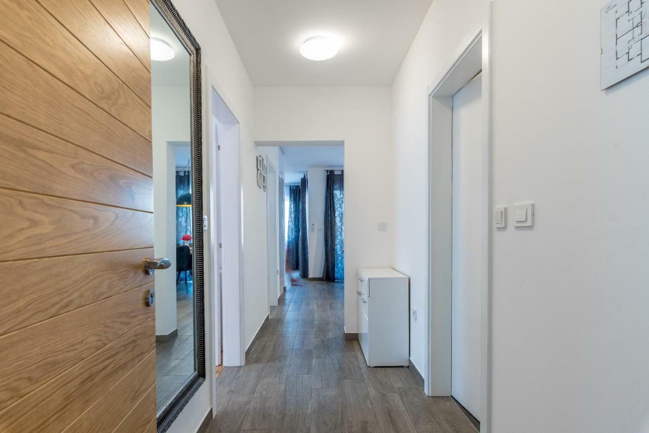 Villa Anja 1St Floor Перой Екстер'єр фото