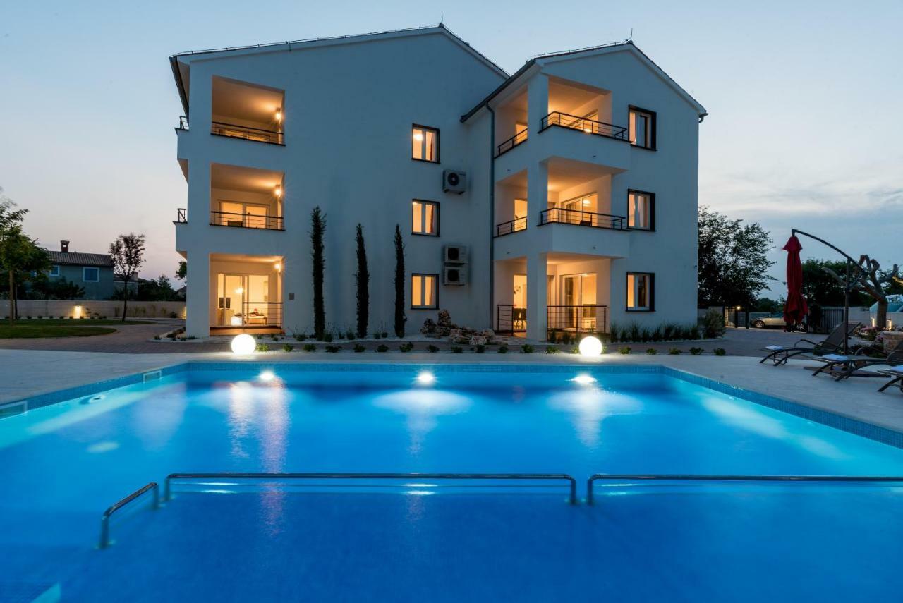 Villa Anja 1St Floor Перой Екстер'єр фото