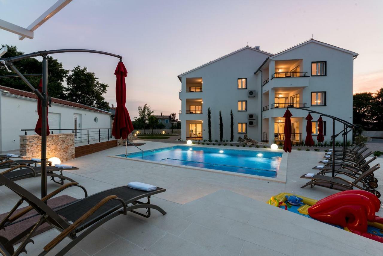 Villa Anja 1St Floor Перой Екстер'єр фото