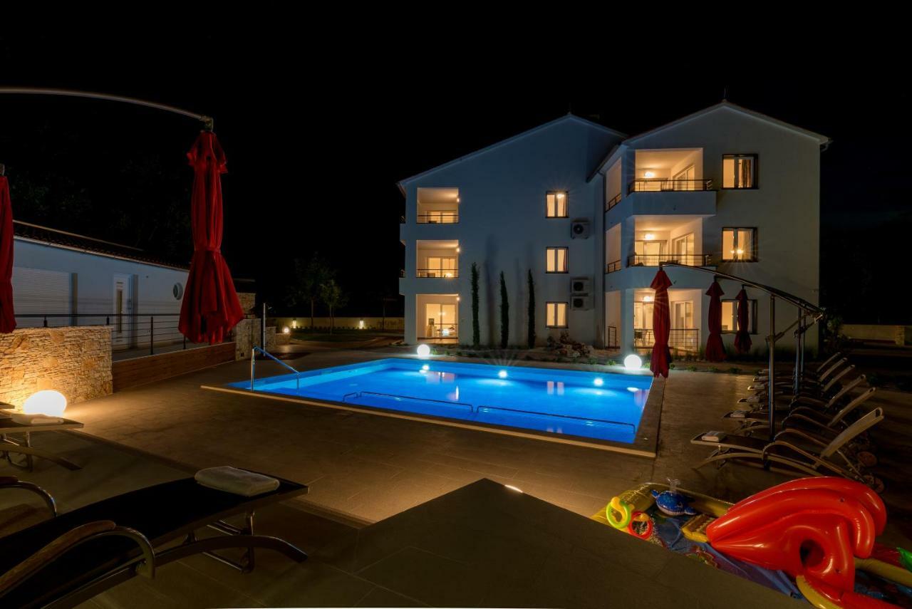 Villa Anja 1St Floor Перой Екстер'єр фото