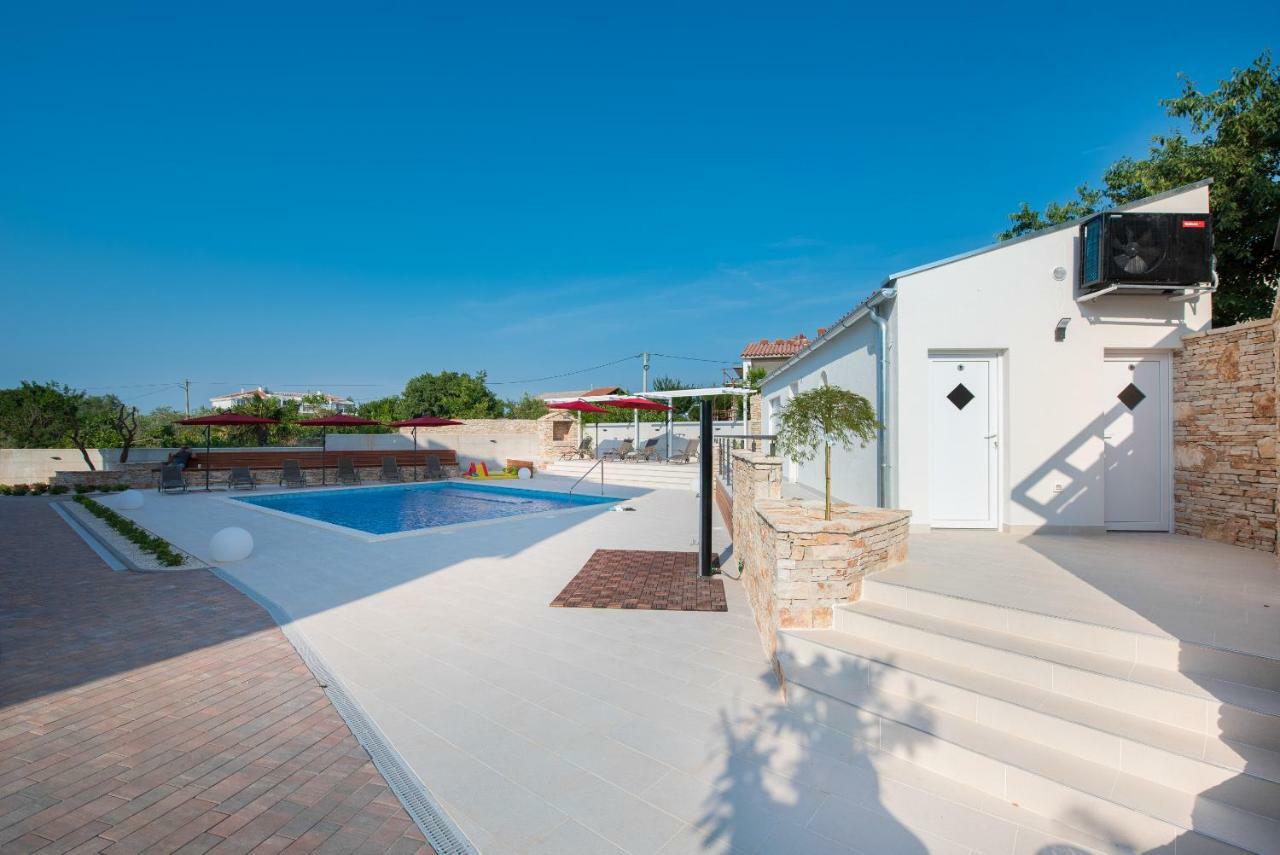 Villa Anja 1St Floor Перой Екстер'єр фото