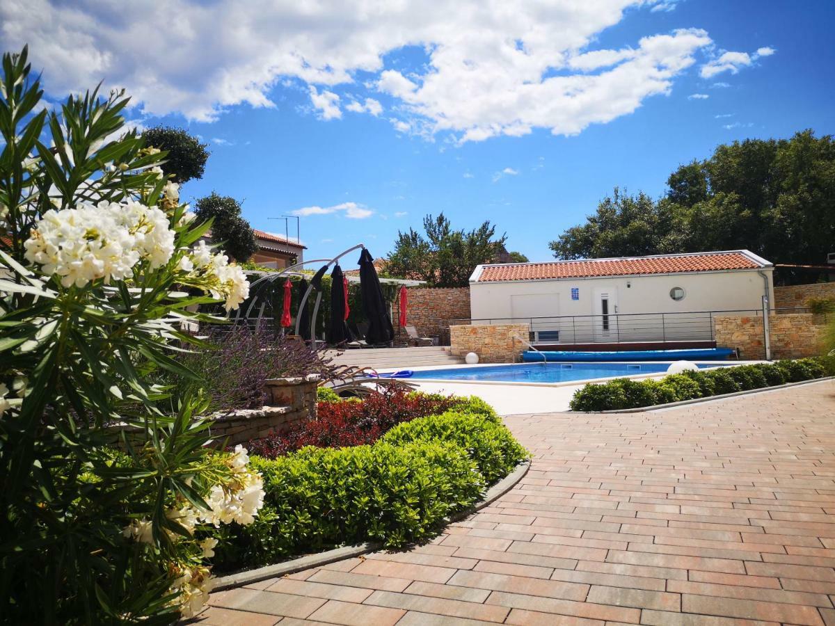 Villa Anja 1St Floor Перой Екстер'єр фото