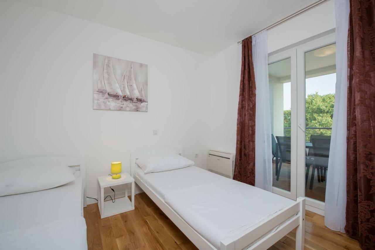 Villa Anja 1St Floor Перой Екстер'єр фото