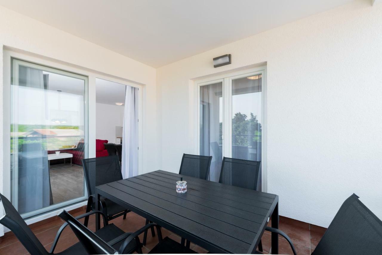Villa Anja 1St Floor Перой Екстер'єр фото